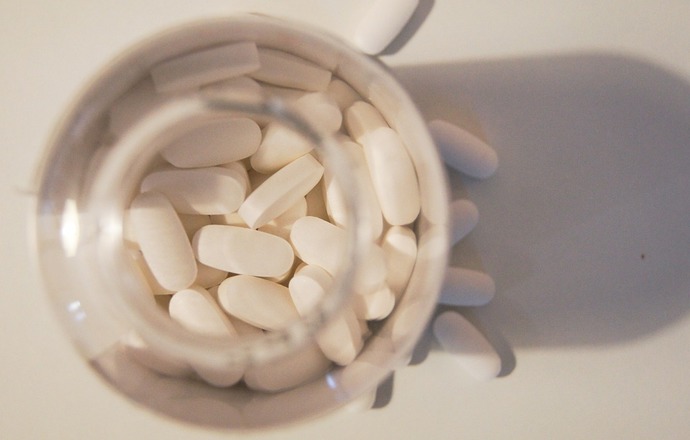 Ibuprofen testowany jako lek na COVID-19
