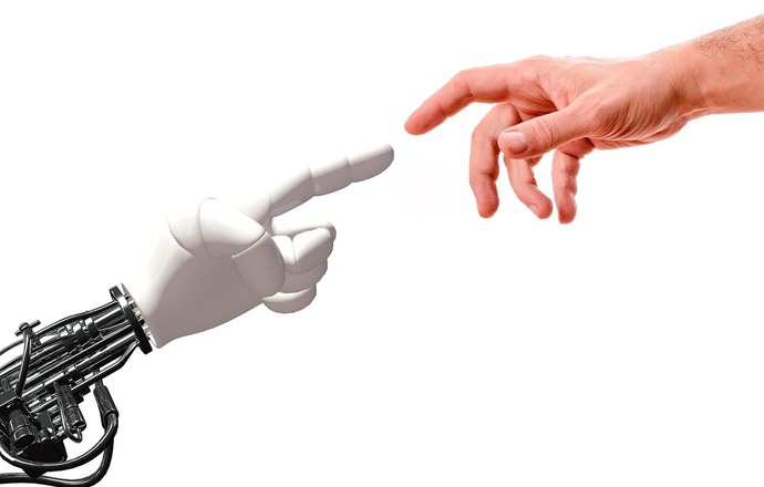 Ręka w „rękę” z robotem – nowe technologie na froncie walki z pandemią